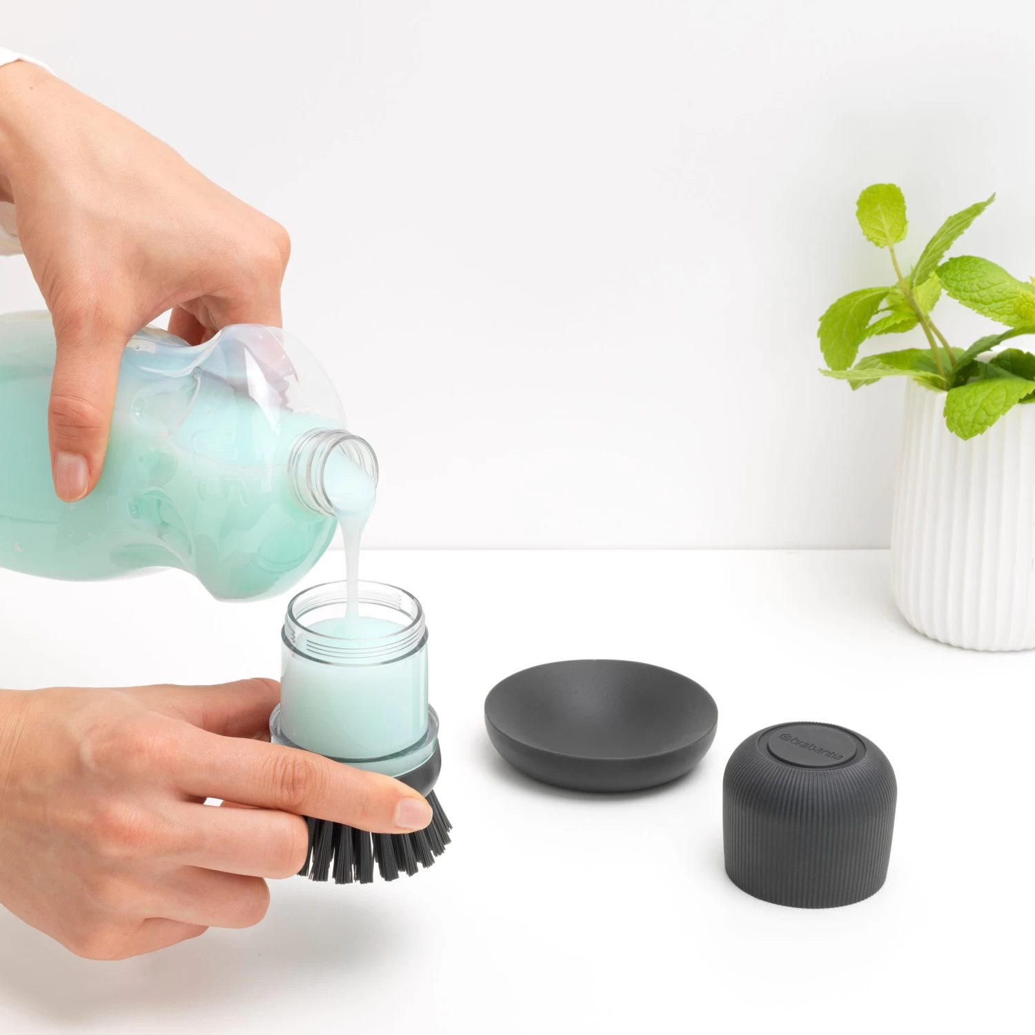 Brabantia Spülmittel-Schale Mit Spülbürste 4 Brabantia Spülmittel-Schale Mit Spülbürste – Bild 2