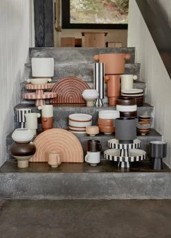 OYOY Toppu Servierteller Groß Ø27cm -Küchenwelt Verkauf 506640 01 4 EnvironmentImage 951eb9bbb7