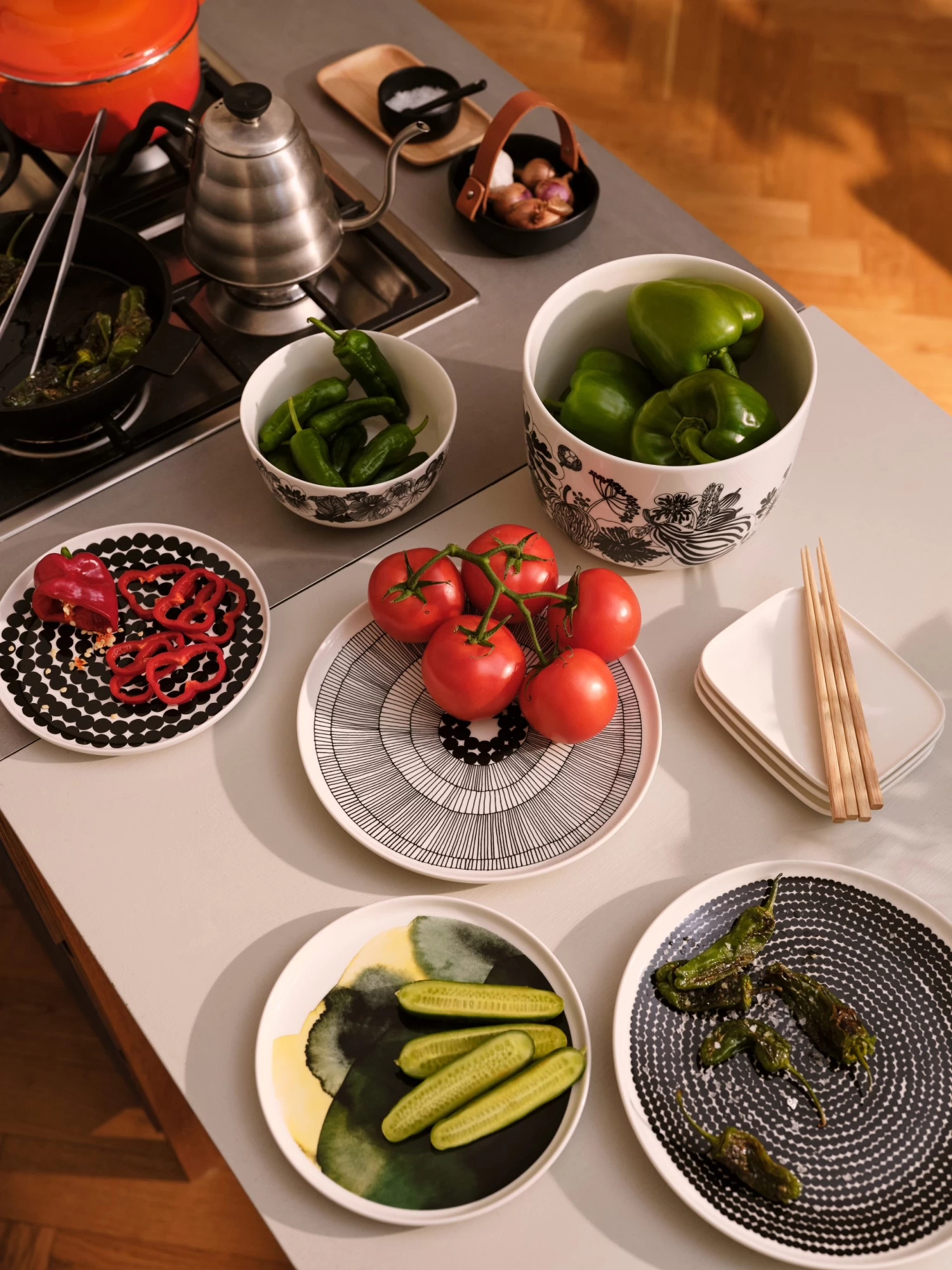 Marimekko Räsymatto Frühstücksset 4 Marimekko Räsymatto Frühstücksset – Bild 2