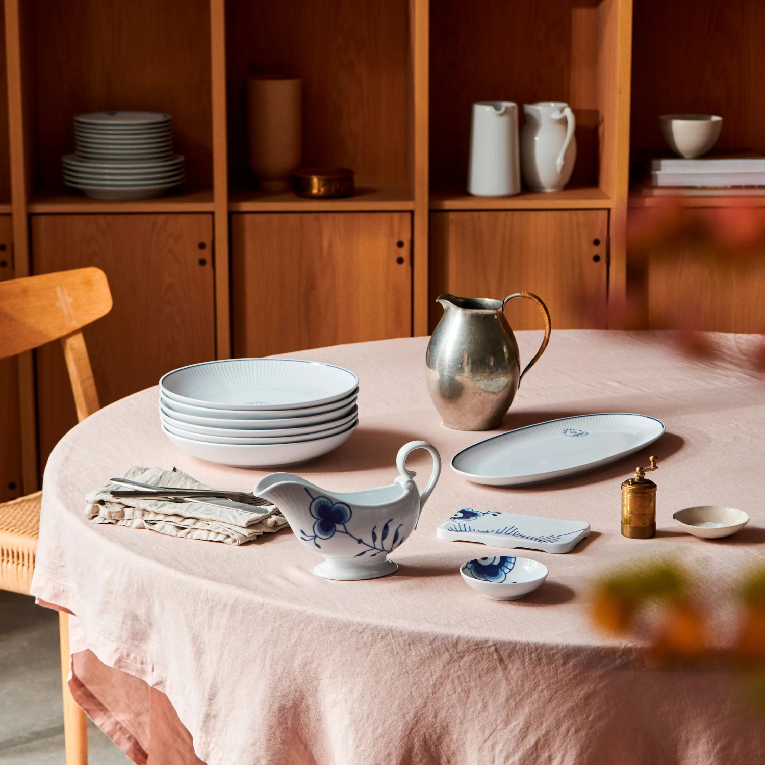 Royal Copenhagen Blue Fluted Mega Saucenkanne 37cl 5 Royal Copenhagen Blue Fluted Mega Saucenkanne 37cl – Bild 3