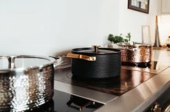 Arvet Gehämmerter Schwarzer Topf Mit Deckel -Küchenwelt Verkauf 513365 01 5 EnvironmentImage ec5378c427