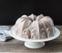 Nordic Ware Fleur De Lis Bundt Backform -Küchenwelt Verkauf 515963 01 4 EnvironmentImage 240810086d