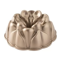 Nordic Ware Magnolia Bundt Backform
